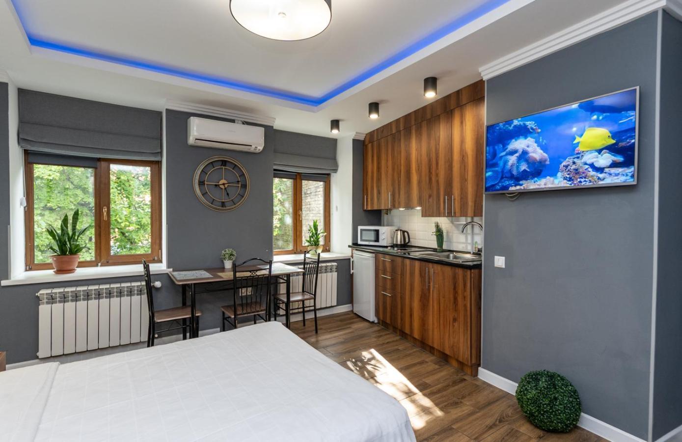Vip Apartment Near Arena City Kiev Exterior foto