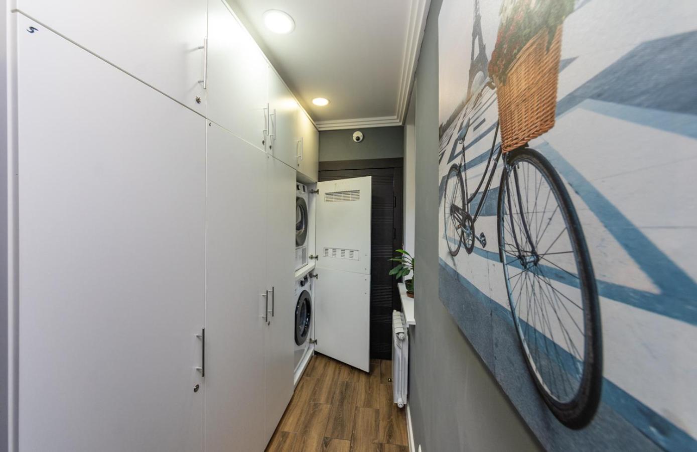 Vip Apartment Near Arena City Kiev Exterior foto